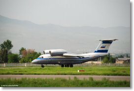 Antonov AN-72 RussiaAF-Douchanbe-24avr2008-DSC_0003.jpg